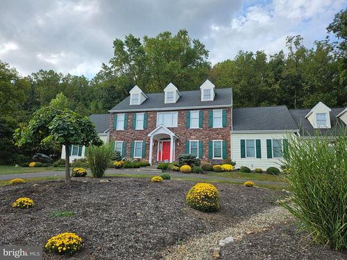 5584 Lower Mountain Rd, NEW HOPE, PA, 18938-9405 | Card Image
