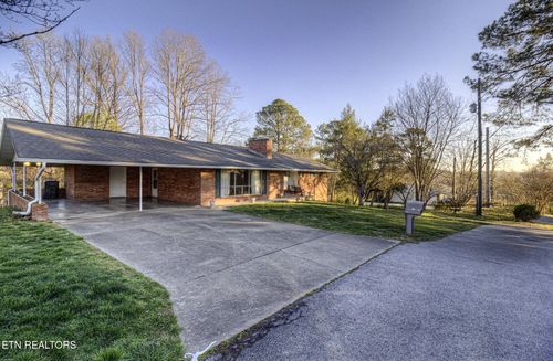 211 N Riverview Cir, Sevierville, TN, 37862-4005 | Card Image