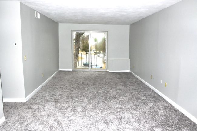 APT-2-4 - 176 Maple Ave, Condo with 2 bedrooms, 1 bathrooms and 1 parking in Rutland MA | Image 6