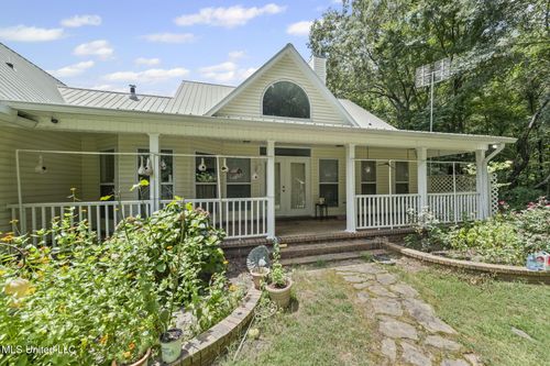 303 Dockery Dr, Byhalia, MS, 38611-9259 | Card Image