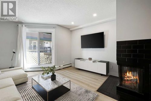 2400 15 St Sw, Calgary, AB, T2T5S3 | Card Image