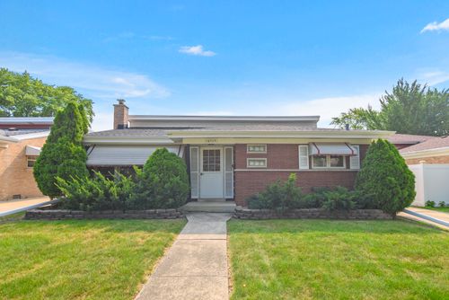 10525 S Kildare Avenue, Oak Lawn, IL, 60453 | Card Image