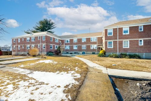 84-88 Canaan Ct, Stratford, CT, 06614-4540 | Card Image