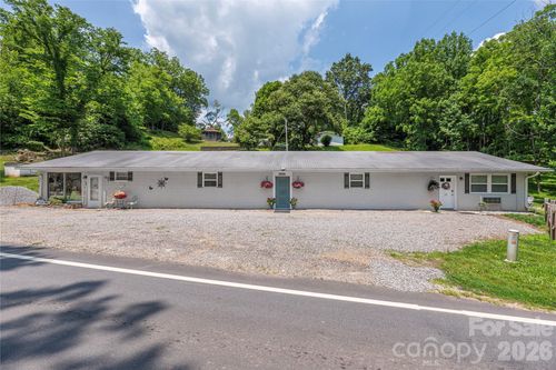 702 Love Joy Rd, Canton, NC, 28716-8696 | Card Image