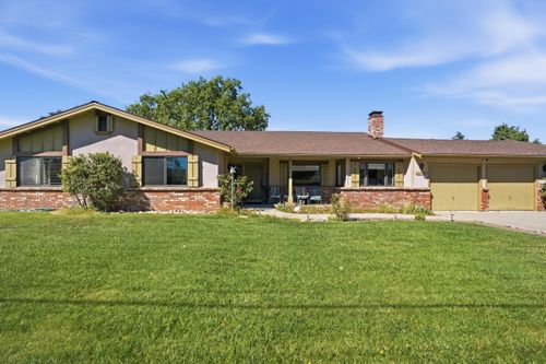 2611 Janin Way, Solvang, CA, 93463-9425 | Card Image