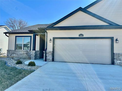 204 Wrigley Field Dr, Bethalto, IL, 62010-1914 | Card Image