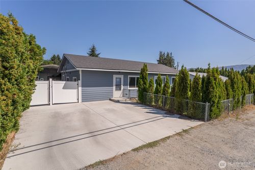 17 S Kentucky Ave, East Wenatchee, WA, 98802-5266 | Card Image