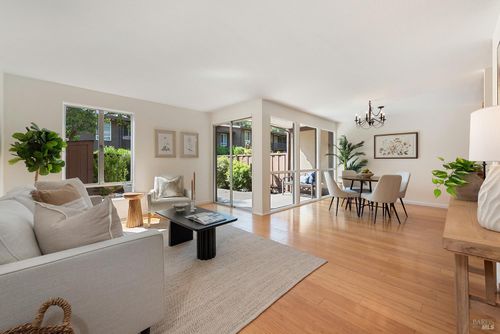 52 Surrey Ln, San Rafael, CA, 94903-3236 | Card Image