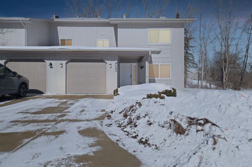 9492 Fenwin Dr, Grand Blanc, MI, 48439-8315 | Card Image