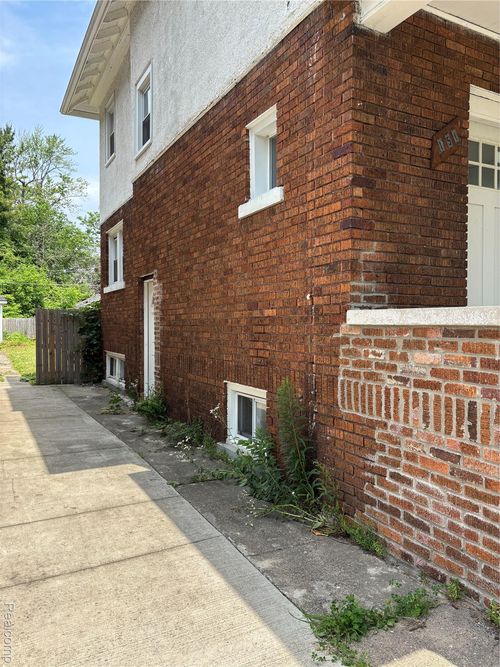 151 Mclean St, Highland Park, MI, 48203-3309 | Card Image