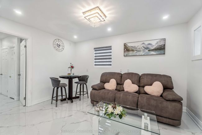 273 E 13 Th St, House other with 5 bedrooms, 3 bathrooms and 5 parking in Hamilton ON | Image 5
