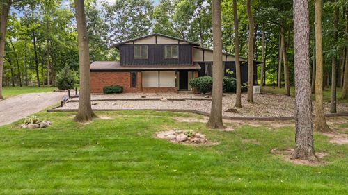 4157 Tipton Woods Dr, Adrian, MI, 49221-9594 | Card Image