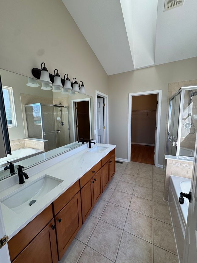 11614 Chesapeake Dr, House other with 3 bedrooms, 3 bathrooms and 2 parking in Plainfield IL | Image 13