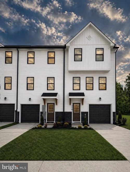 HomeSite 747 Huntwell West Avenue, RANSON, WV, 25438 | Card Image