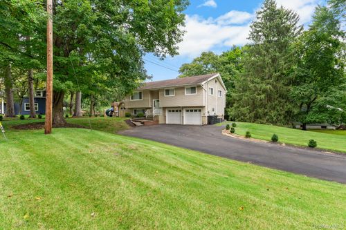 1 Phillips Dr, Suffern, NY, 10901-6728 | Card Image