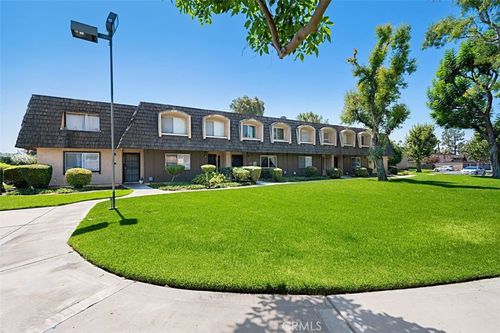 10544 White Oak Dr, Riverside, CA, 92505-1908 | Card Image