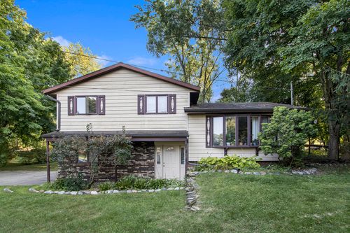 806 Chateau Dr, Portage, MI, 49002-4366 | Card Image