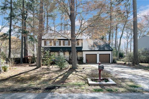 101 Edgewood Ct, Yorktown, VA, 23692-3035 | Card Image