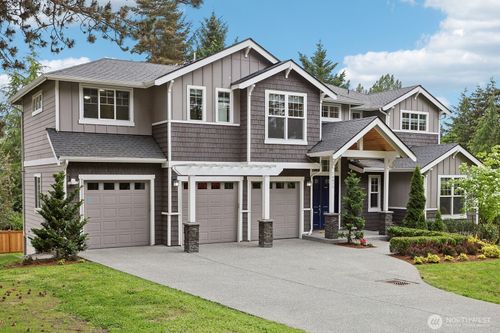 14835 Ne 11th Pl, Bellevue, WA, 98007-4224 | Card Image