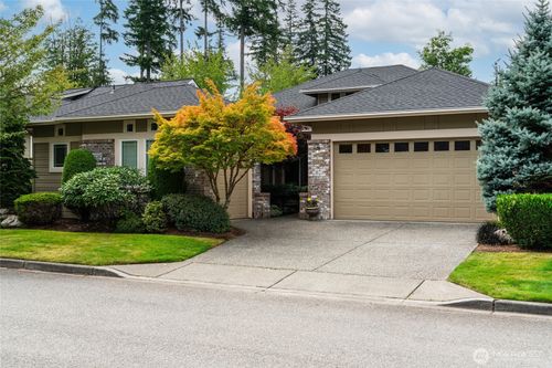12415 235th Pl Ne, Redmond, WA, 98053-5616 | Card Image