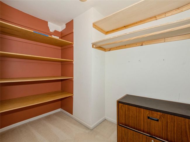 Walk in closet | Image 18