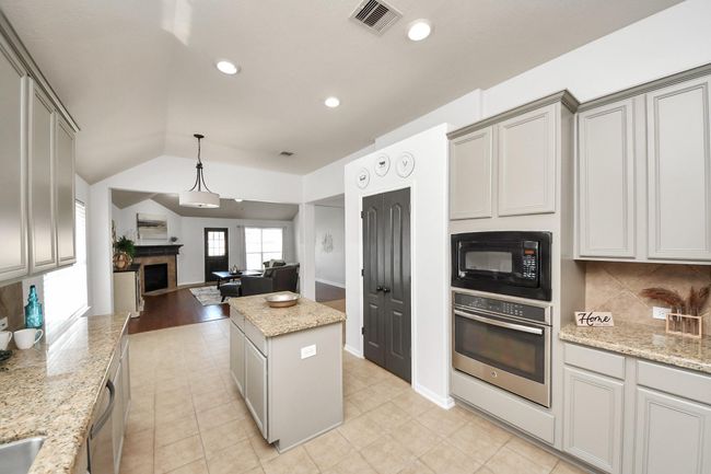15122 Heron Meadow Ln, House other with 3 bedrooms, 2 bathrooms and 2 parking in Cypress TX | Image 21