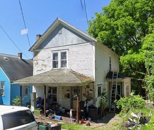 22 Plum St, Oil City, PA, 16301-2219 | Card Image