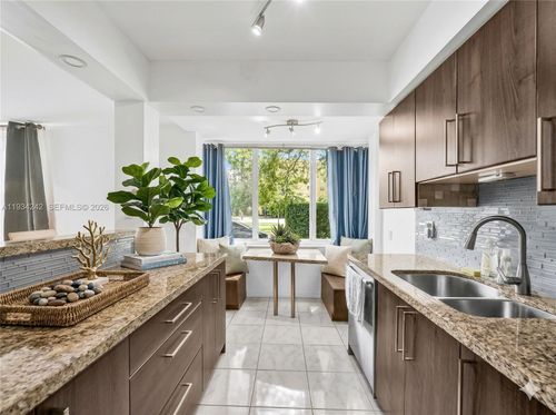 apt-155-250 180th Dr, Sunny Isles Beach, FL, 33160-5500 | Card Image