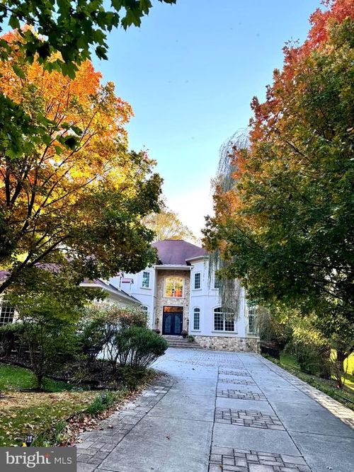 2964 Wilson Ave, OAKTON, VA, 22124-1714 | Card Image