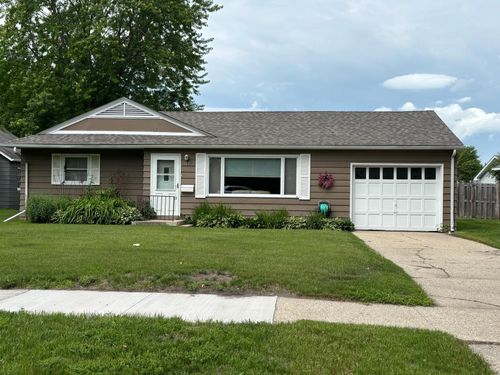 907 Arnold Ave N, Thief River Falls, MN, 56701-1423 | Card Image
