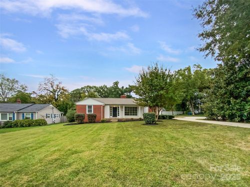 621 N Craige St, Salisbury, NC, 28144-3313 | Card Image