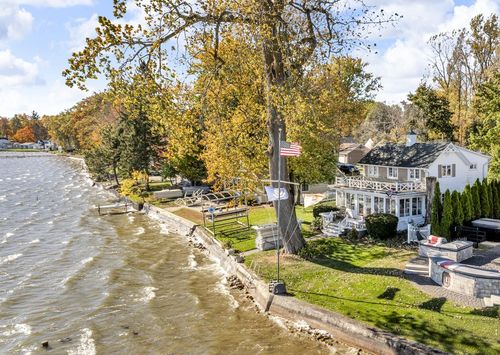 8312 Clarks Cv, Addison, MI, 49220-9534 | Card Image