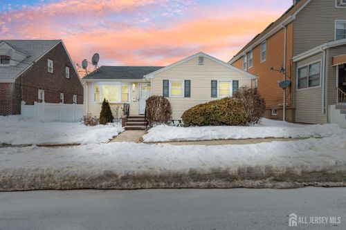 39 Leick Ave, Carteret, NJ, 07008-2839 | Card Image