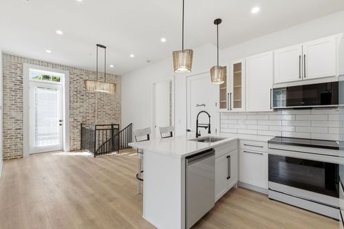 101-1600 10th Ave N, Nashville, TN, 37208-2351 | Card Image