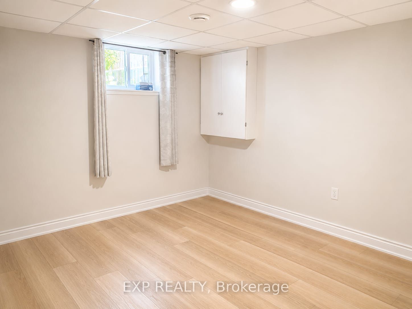 Residential Lease in Toronto E09 4