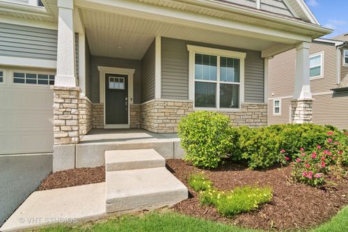 1140 River Birch Blvd, Crystal Lake, IL, 60012-3820 | Card Image