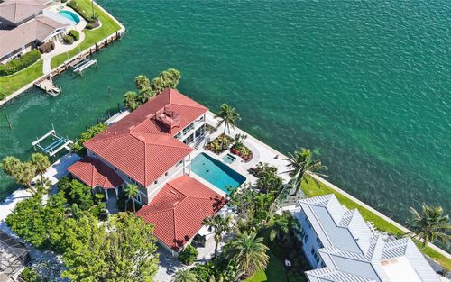 585 Gunwale Ln, LONGBOAT KEY, FL, 34228-3709 | Card Image