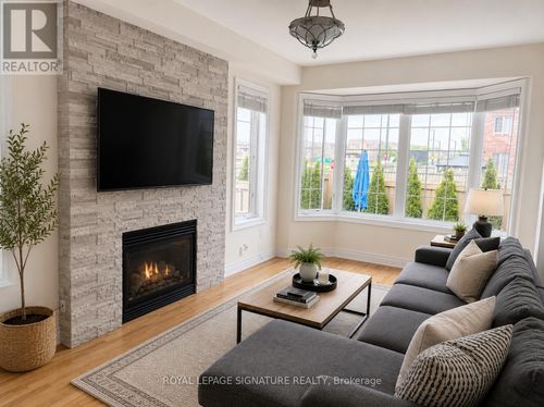 45 Pelham Dr, Kleinburg, ON, L4H3Z8 | Card Image