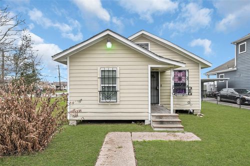 2607 Milwaukee St, Houston, TX, 77026-2455 | Card Image