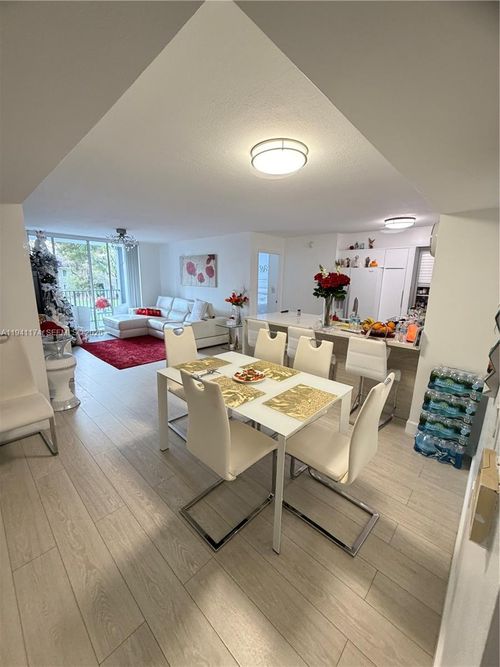 11-4540 Nw 107th Ave, Doral, FL, 33178-1875 | Card Image