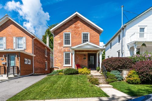 124 John St, Gananoque, ON, K7G1A5 | Card Image