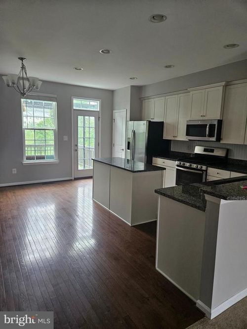 143 Streamview Dr, FREDERICKSBURG, VA, 22405-1256 | Card Image