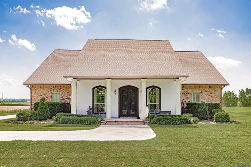 323 Silvery Ln, Port Allen, LA, 70767-4226 | Card Image