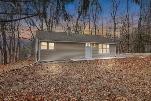 140 Highland Ave, Russell, MA, 01071-9694 | Card Image