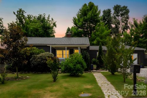 10 Eola Ave, Asheville, NC, 28806-1812 | Card Image