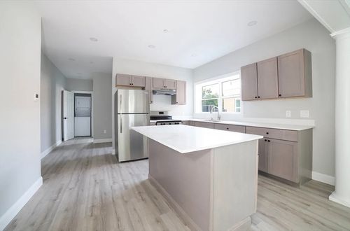 205-572-566 Main St, Shrewsbury, MA, 01545-2918 | Card Image