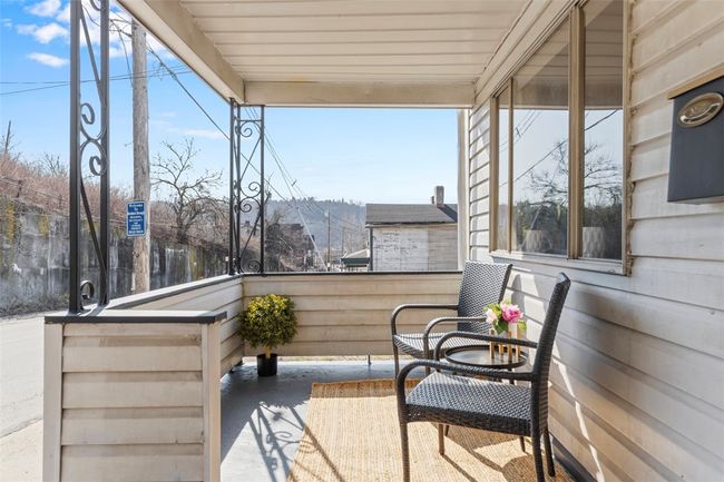 537 6 Th St, House other with 5 bedrooms, 3 bathrooms and 3 parking in Braddock PA | Image 6