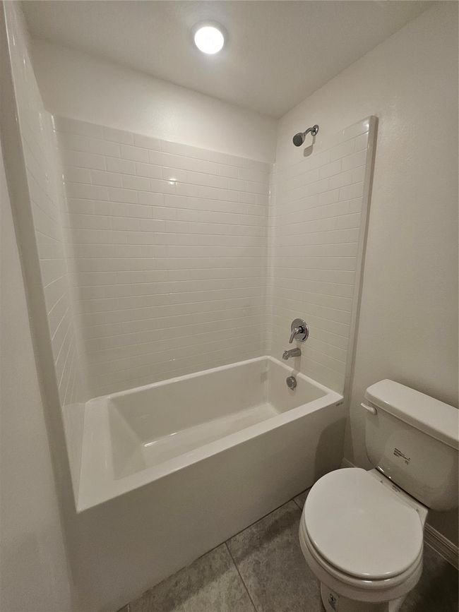 8076 98 Th Ct, House other with 4 bedrooms, 2 bathrooms and null parking in Vero Beach FL | Image 21