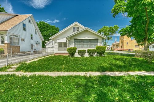 4 Belford Dr, Greece, NY, 14616-3928 | Card Image