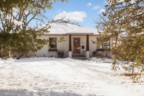 4545 Douglas Ave, Golden Valley, MN, 55416-3526 | Card Image